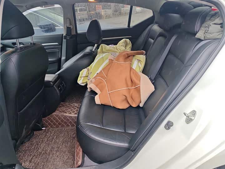 Фото 15 - Nissan Teana