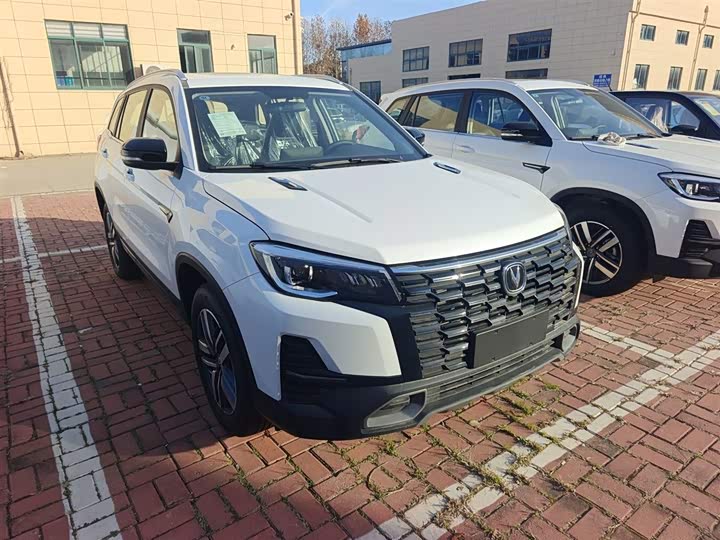 Фото 4 - Changan CS75