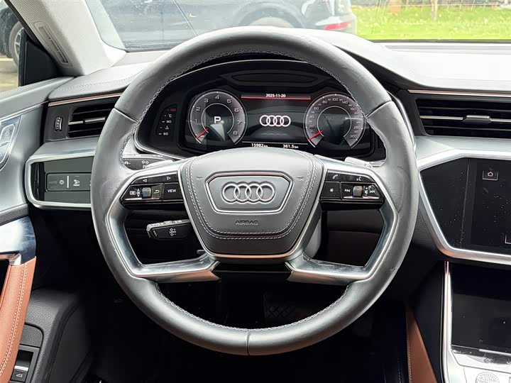 Фото 14 - Audi A7L