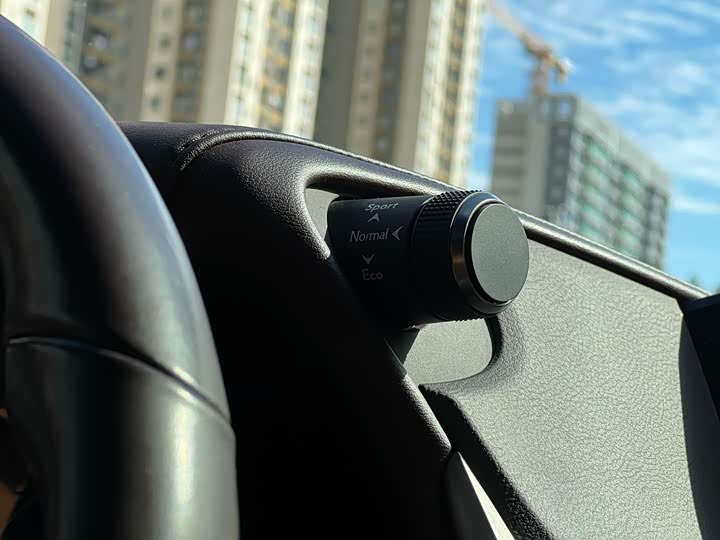 Фото 4 - Lexus ES