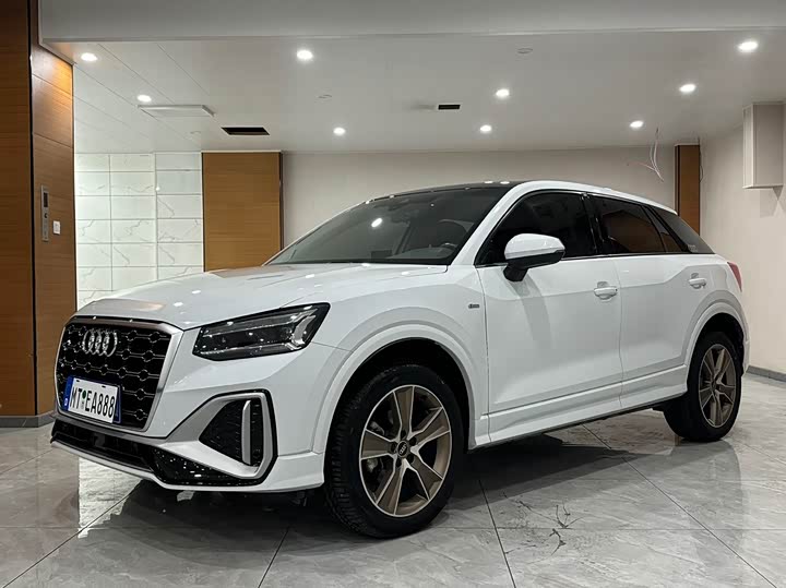 Фото 1 - Audi Q2L