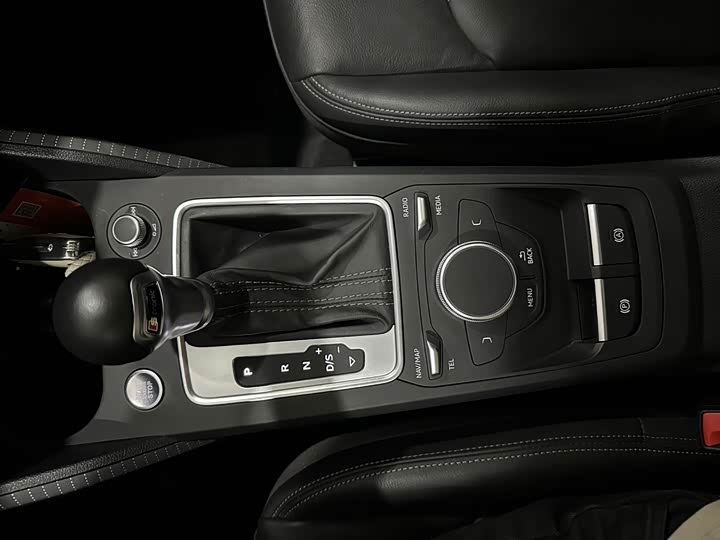 Фото 12 - Audi Q2L