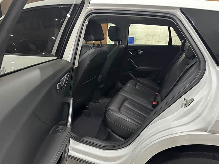 Фото 16 - Audi Q2L