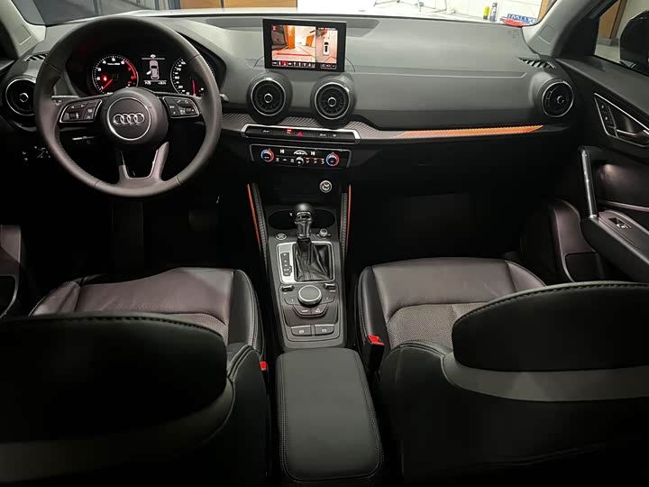 Фото 17 - Audi Q2L