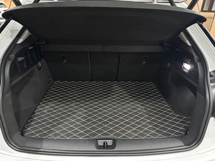 Фото 19 - Audi Q2L