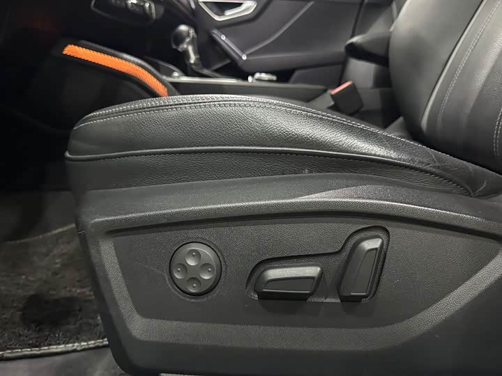 Фото 9 - Audi Q2L