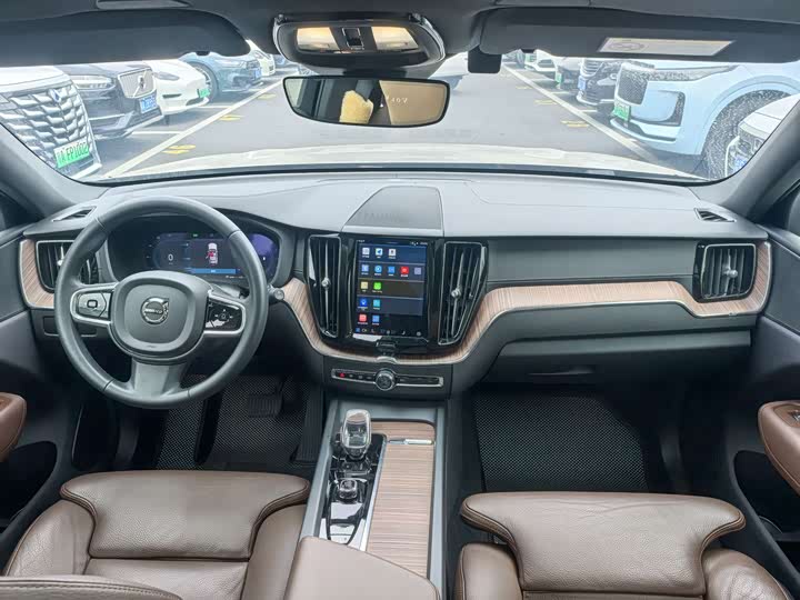 Фото 13 - Volvo XC60