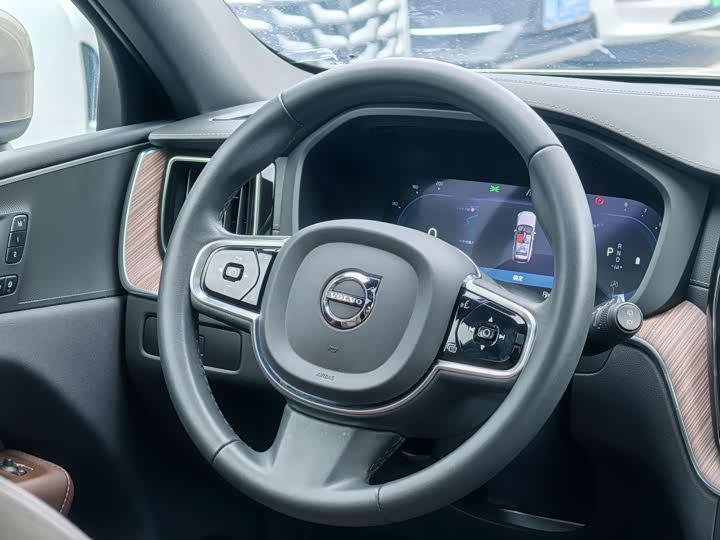 Фото 18 - Volvo XC60