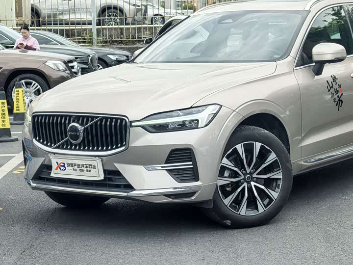 Фото 2 - Volvo XC60