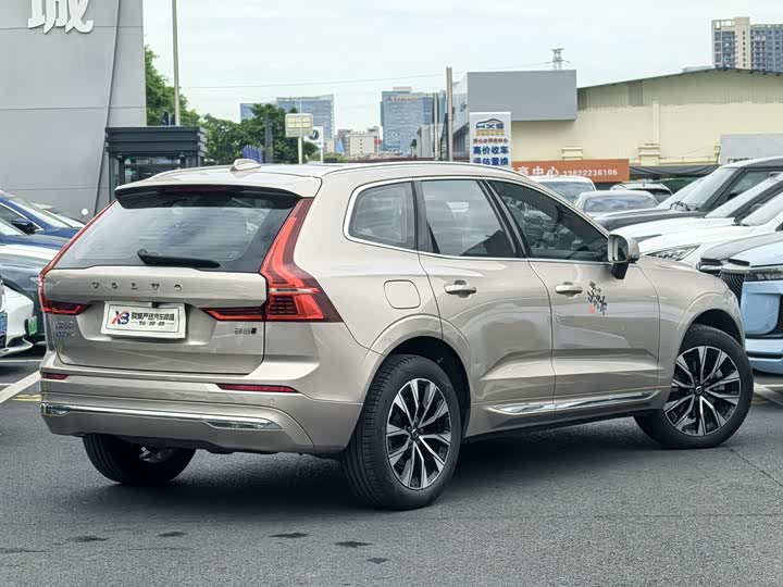 Фото 24 - Volvo XC60