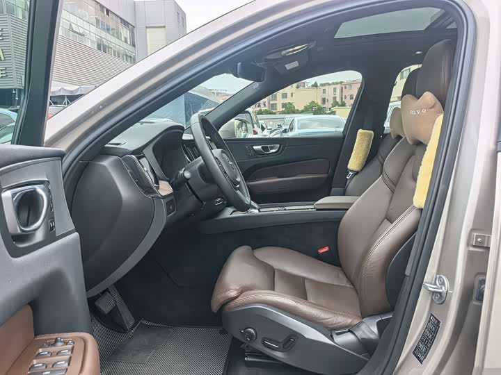 Фото 5 - Volvo XC60