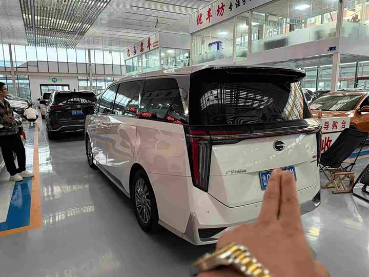 Фото 11 - GAC Trumpchi M8