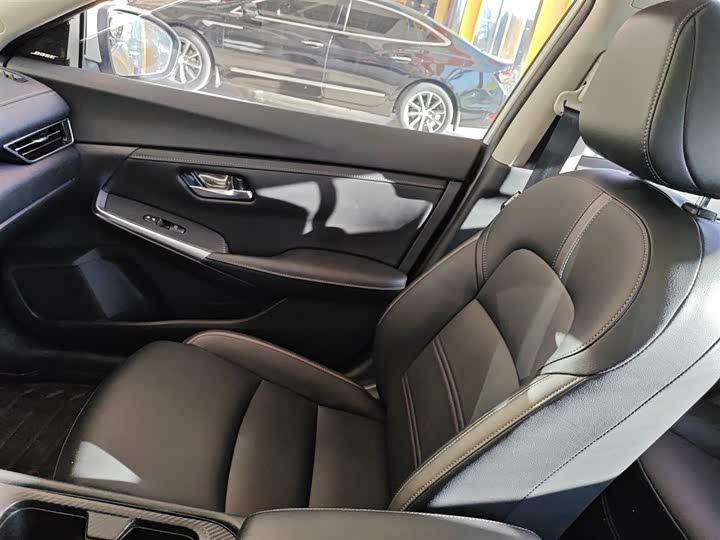 Фото 16 - Nissan Sylphy