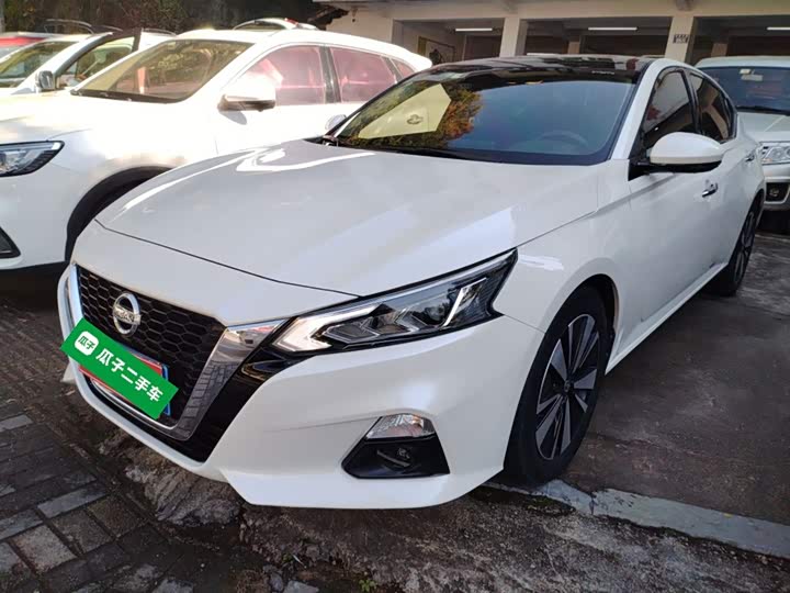 Фото 1 - Nissan Teana