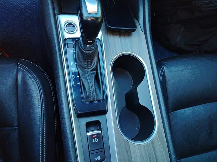 Фото 14 - Nissan Teana