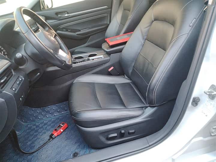 Фото 15 - Nissan Teana