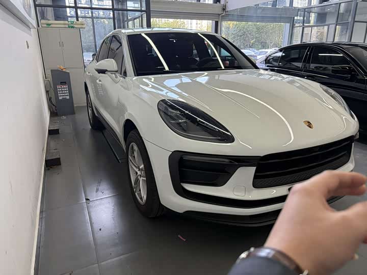 Фото 1 - Porsche Macan