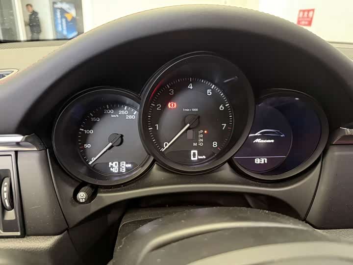 Фото 8 - Porsche Macan