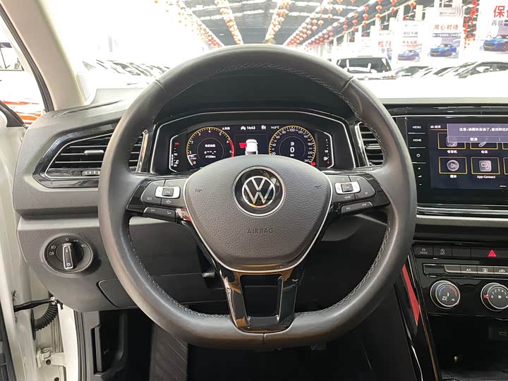 Фото 7 - Volkswagen T-Roc