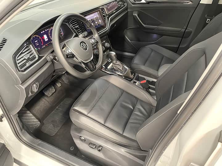 Фото 8 - Volkswagen T-Roc