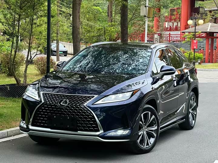 Фото 1 - Lexus RX