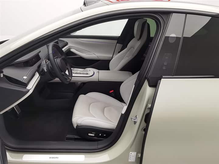 Фото 10 - Xiaomi SU7