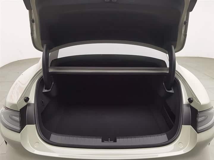 Фото 16 - Xiaomi SU7