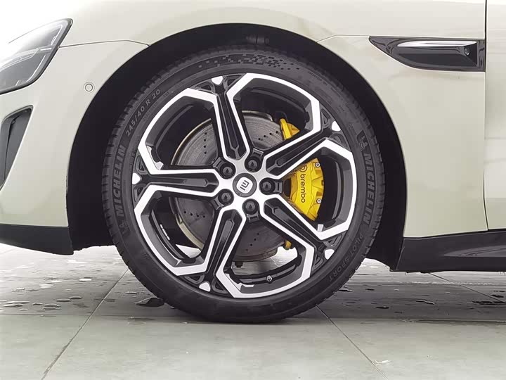 Фото 17 - Xiaomi SU7