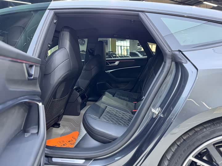 Фото 8 - Audi A7