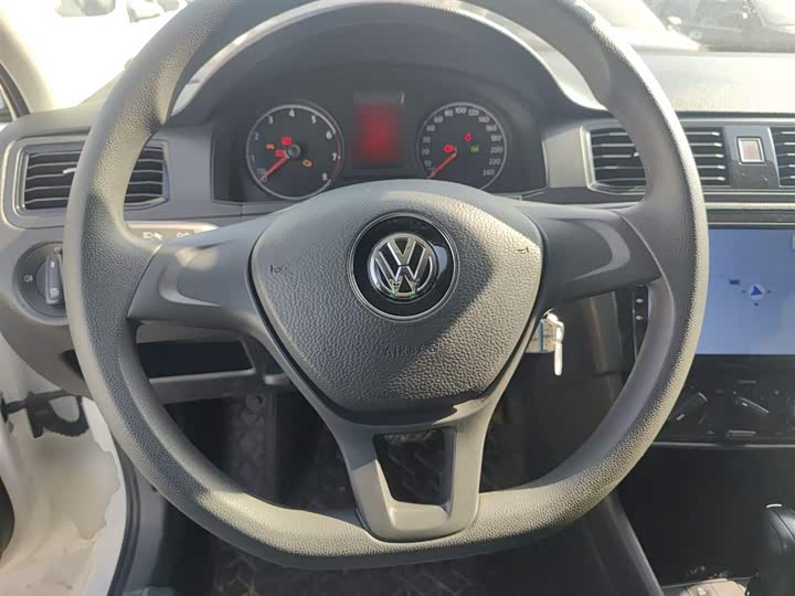 Фото 3 - Volkswagen Santana