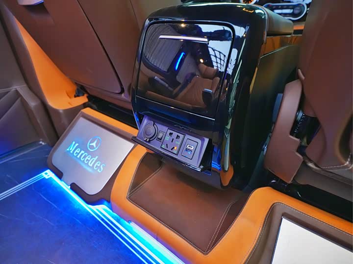 Фото 9 - Mercedes-Benz Vito