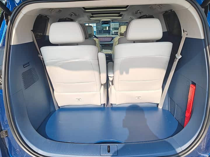 Фото 11 - Buick GL8 Hybrid