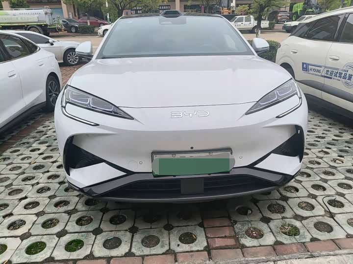 Фото 2 - BYD Sea Lion 07 EV