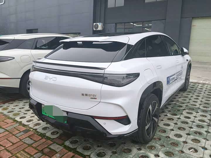 Фото 3 - BYD Sea Lion 07 EV