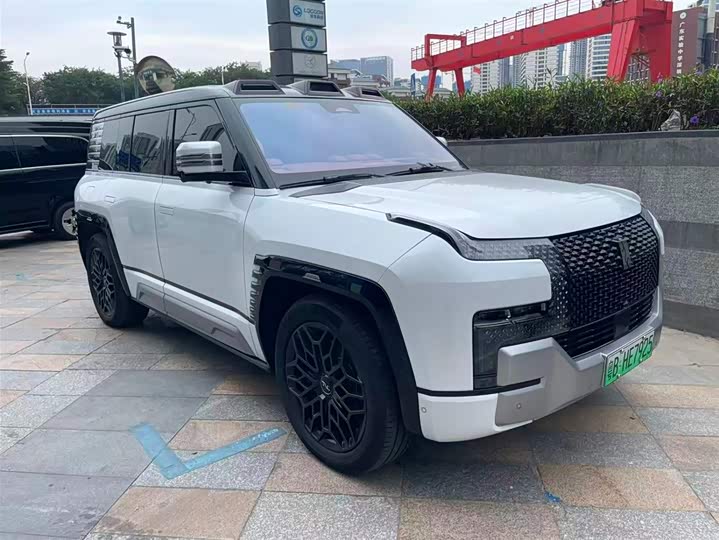 Фото 2 - BYD Yangwang U8