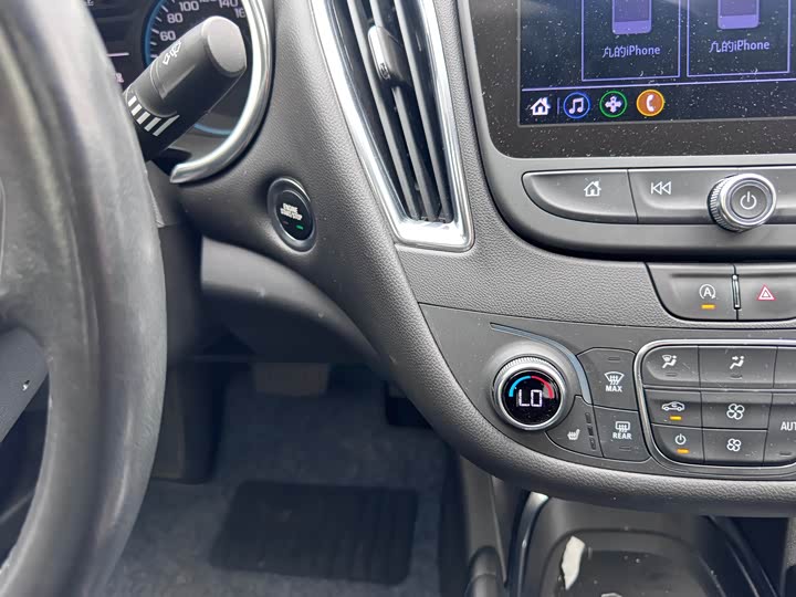 Фото 18 - Chevrolet Malibu XL