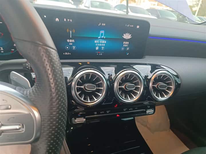 Фото 13 - Mercedes-Benz CLA-Class