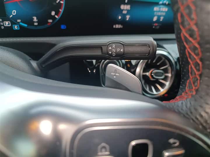 Фото 14 - Mercedes-Benz CLA-Class