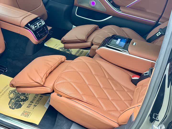 Фото 17 - Mercedes-Benz Maybach S-Class