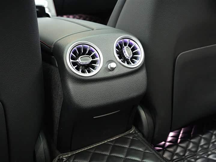 Фото 18 - Mercedes-Benz E-Class AMG