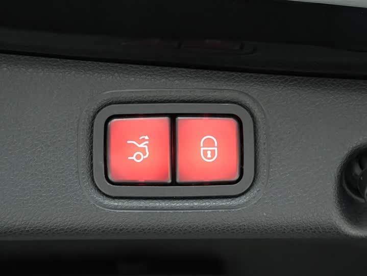 Фото 19 - Mercedes-Benz E-Class AMG