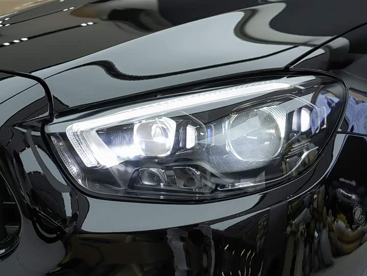 Фото 20 - Mercedes-Benz E-Class AMG