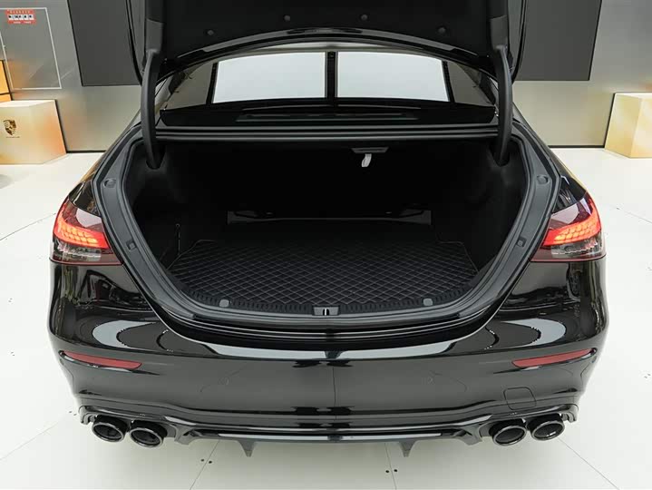 Фото 25 - Mercedes-Benz E-Class AMG