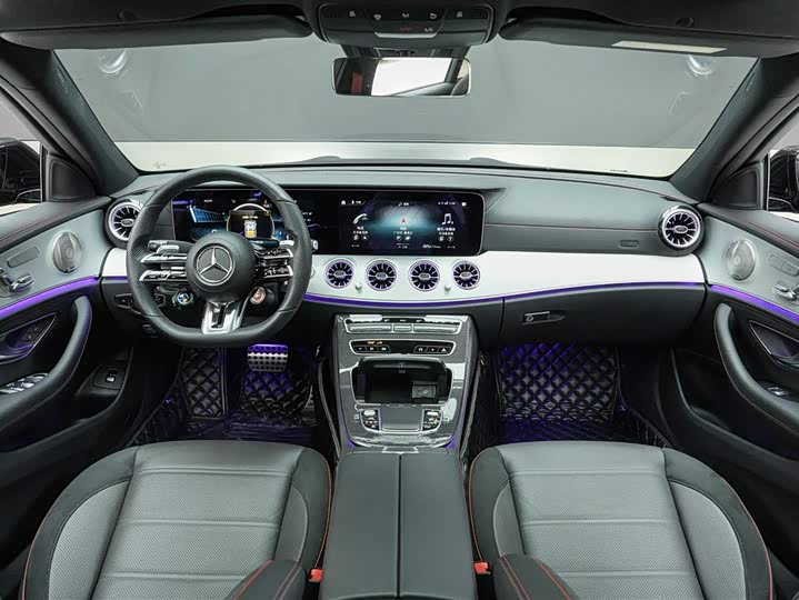 Фото 6 - Mercedes-Benz E-Class AMG