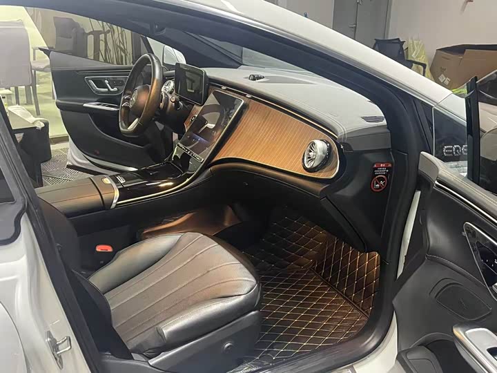 Фото 10 - Mercedes-Benz EQE