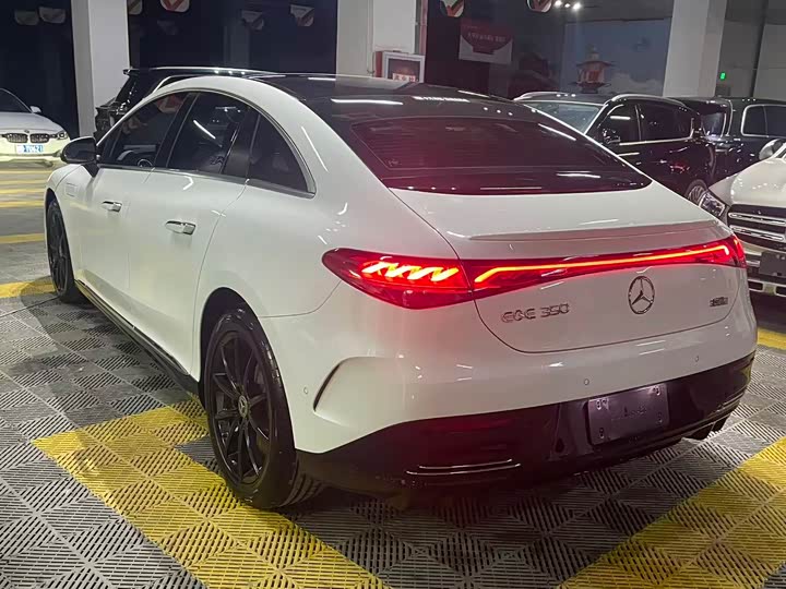 Фото 3 - Mercedes-Benz EQE