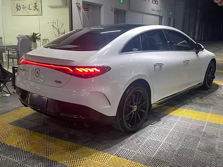 Фото 6 - Mercedes-Benz EQE