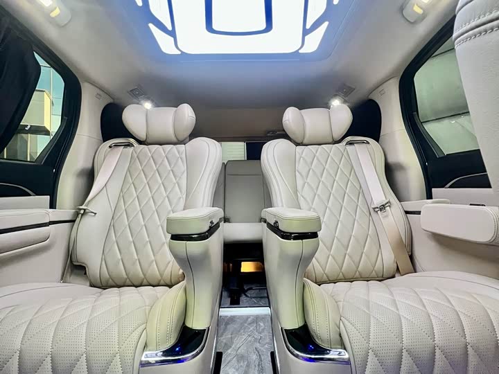 Фото 7 - Buick GL8 ES