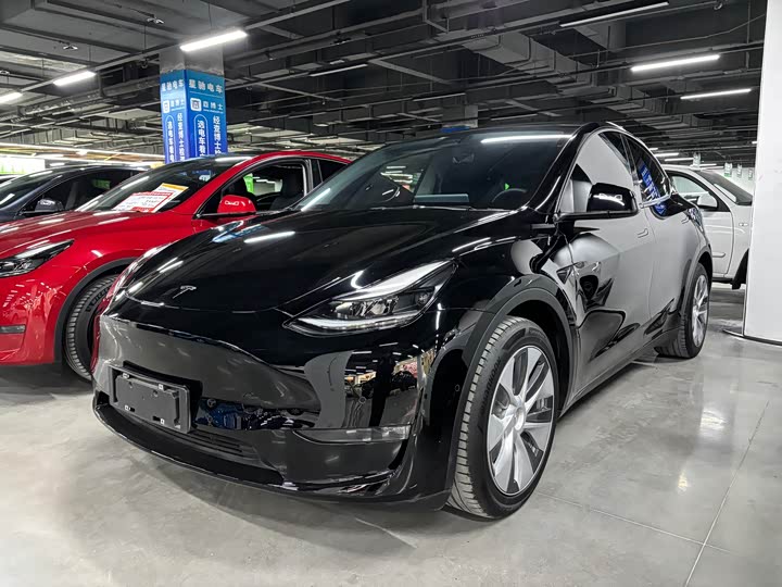 Фото 1 - Tesla Model Y