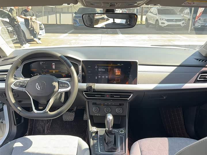 Фото 11 - Volkswagen Lavida